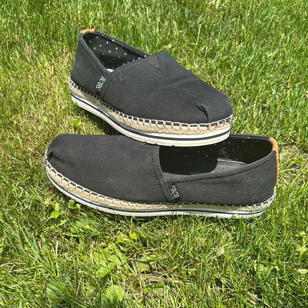 Bob’s Memory foam Women’s Black Canvas Espadrilles 8.5 GUC - Picture 2 of 5